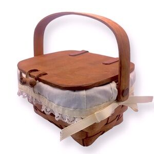 [Longaberger Baskets] 1989 Small Kiddie Purse Basket with Cream Fabric Liner